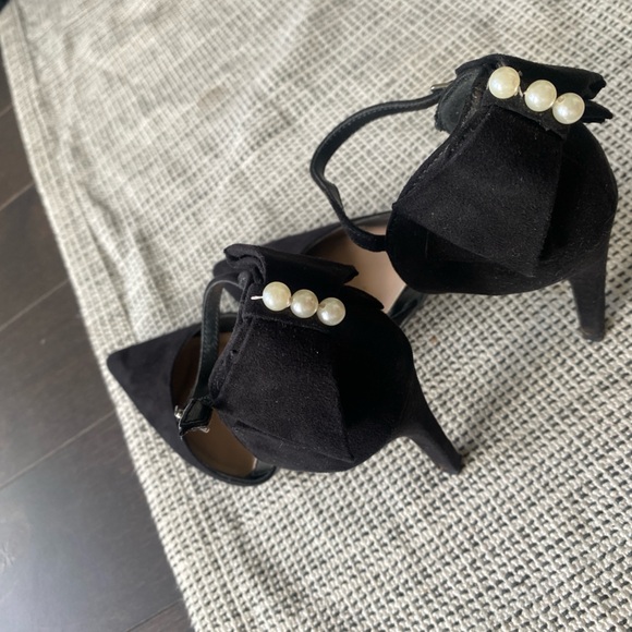 Black high heels shoes - UK Size 5 / US 7 - 8 inch heel - pearls & bow back - Picture 6 of 6